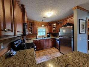 Fridge, microwave, oven, stovetop - 19 Loggers Run Ski-in/Ski-out Steps Away from Upper Flume Trail
Garage MTNbikes (Snowshoe)