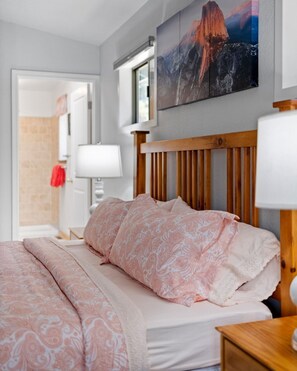 3 bedrooms, desk, free WiFi, bed sheets