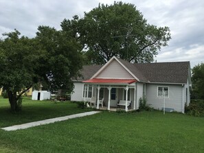 المنطقة المحيطة بالمنشأة