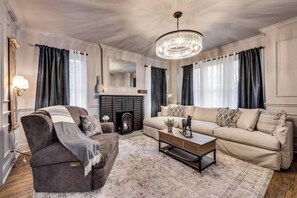 Smart TV, fireplace, offices