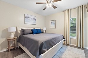 4 habitaciones, tabla de planchar con plancha, wifi y ropa de cama 