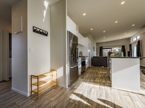 Interior - Modern Mountain Escape - Ohakune Holiday Home (Ohakune)