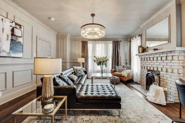 Smart TV, fireplace, offices