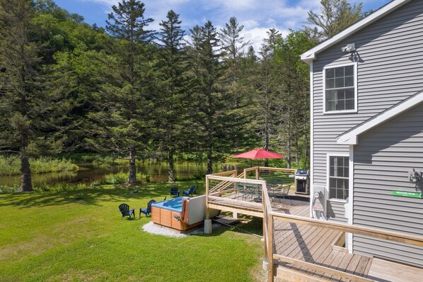 Tina de hidromasaje al aire libre