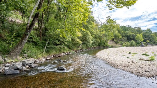 Lucky's Canoe & Kayak Cabin #3 - Caddo River Access!