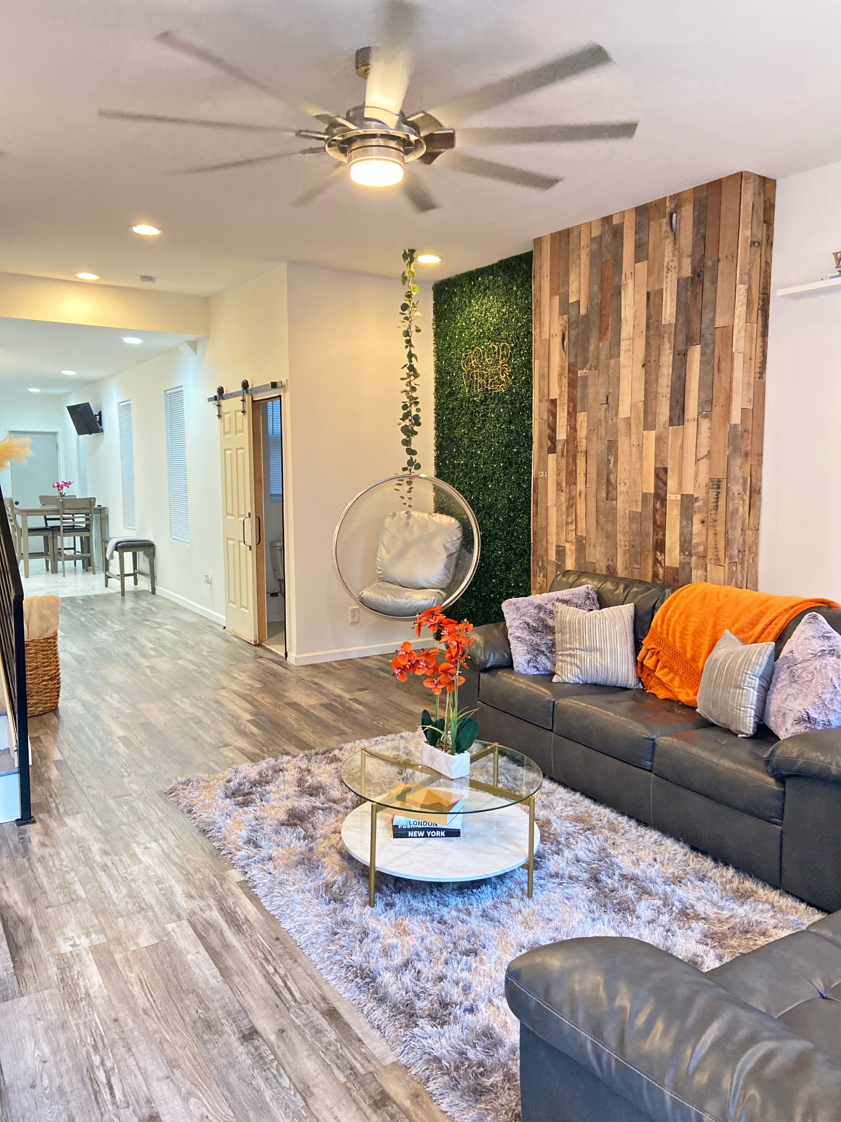 LUX 3bdr Townhouse w/ Theater & Gaming area 2.5miles from Downtown Philadelphia