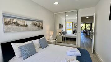 1 slaapkamer, een strijkplank/strijkijzer, gratis wifi, beddengoed