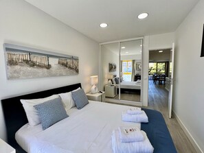 1 slaapkamer, een strijkplank/strijkijzer, gratis wifi, beddengoed