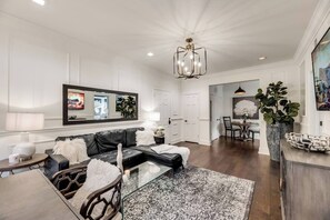 智能电视、办公室