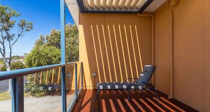 Pet Friendly home in Malua Bay
