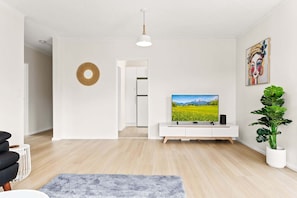 Interior - Bright and convenient apartment, close to shops (Ryde)