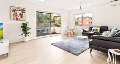 Bright and convenient apartment, close to shops