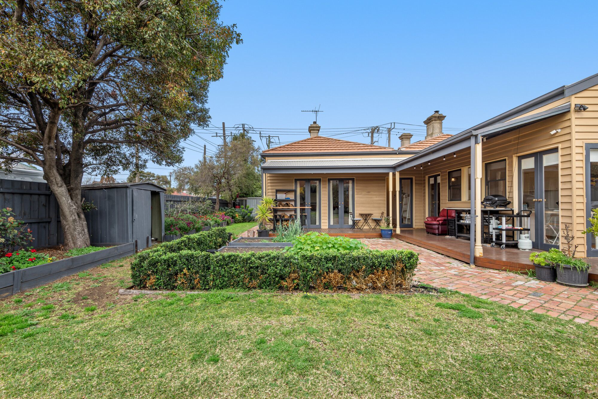 Gorgeous 3-Bed Victorian Home With Garden