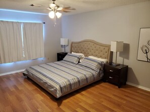 3 soverom, skrivebord og wi-fi