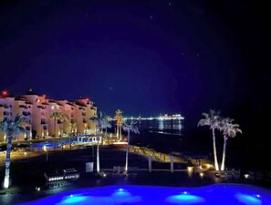 Outdoor pool, a heated pool