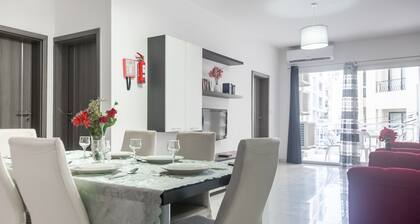 ☆ Lovely Apart. ♡ next to Bugibba Square ☆