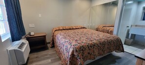 واي فاي مجانًا وملاءات أسرّة