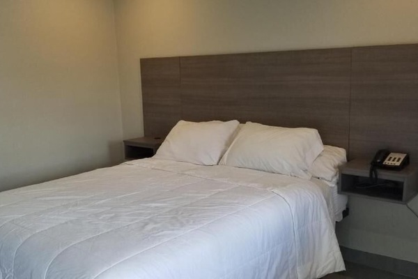 WiFi (free), bed sheets