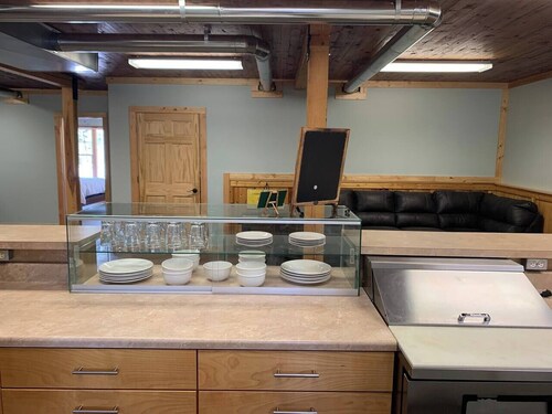 Pappy’s Trout Lodge - 0.5 Miles from Montauk