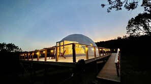 Terrace/patio - Stunning Amazing Mountain View Dome Glamping Loving Heart Retreats (Burnet)