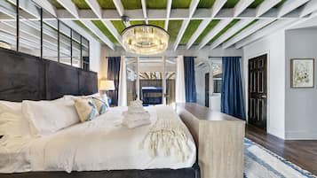 1 bedroom, desk, iron/ironing board, travel crib