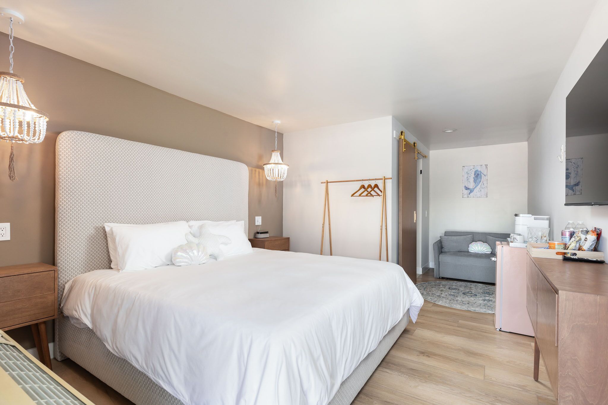 奢华四人房 | 高档床上用品、羽绒被、免费 WiFi、床单