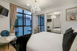 1 bedroom, desk, iron/ironing board, WiFi