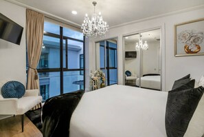 1 bedroom, desk, iron/ironing board, WiFi