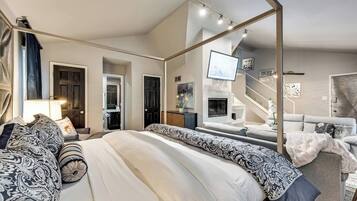2 bedrooms, desk, iron/ironing board, travel crib