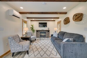 TV, fireplace - Charming Biglerville Home w/ Patio & Yard! (Biglerville)