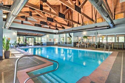 6 Mi to Ski Resort! Lakefront Breckenridge Cabin