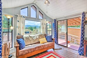 TV, offices - 6 Mi to Ski Resort! Lakefront Breckenridge Cabin (Breckenridge)