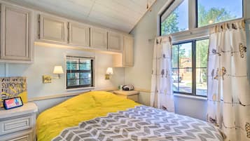 1 chambre, bureau, lit de bébé portatif, Wi-Fi