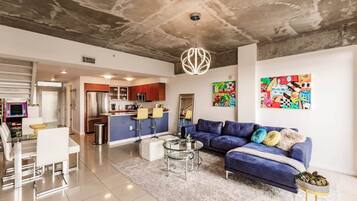 Televisión, videojuegos y oficina