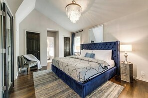 2 bedrooms, desk, iron/ironing board, travel crib