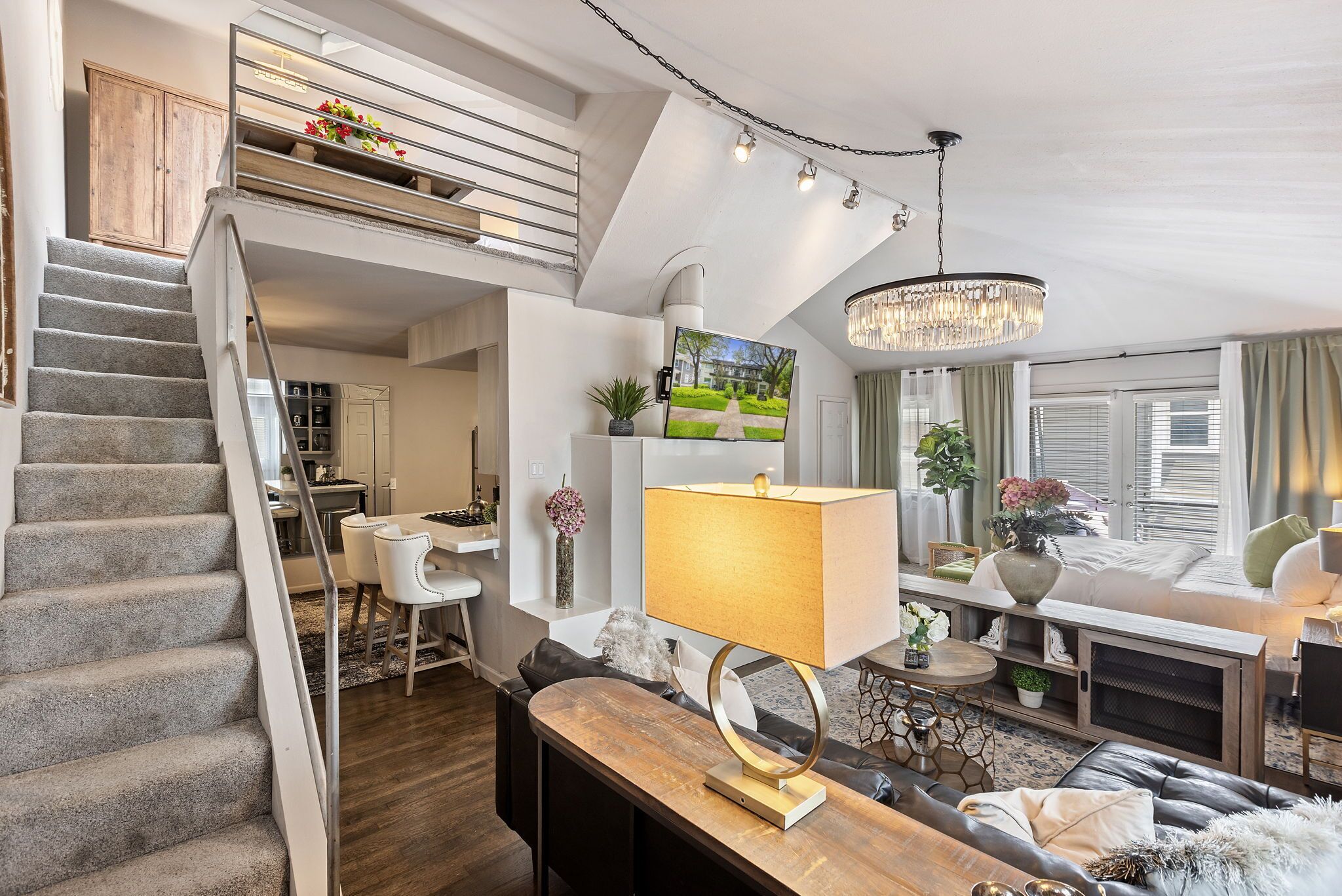 Téléviseur connecté, foyer, bureau