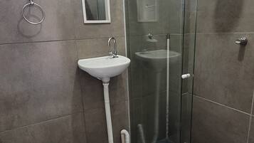 Quarto básico | Banheiro