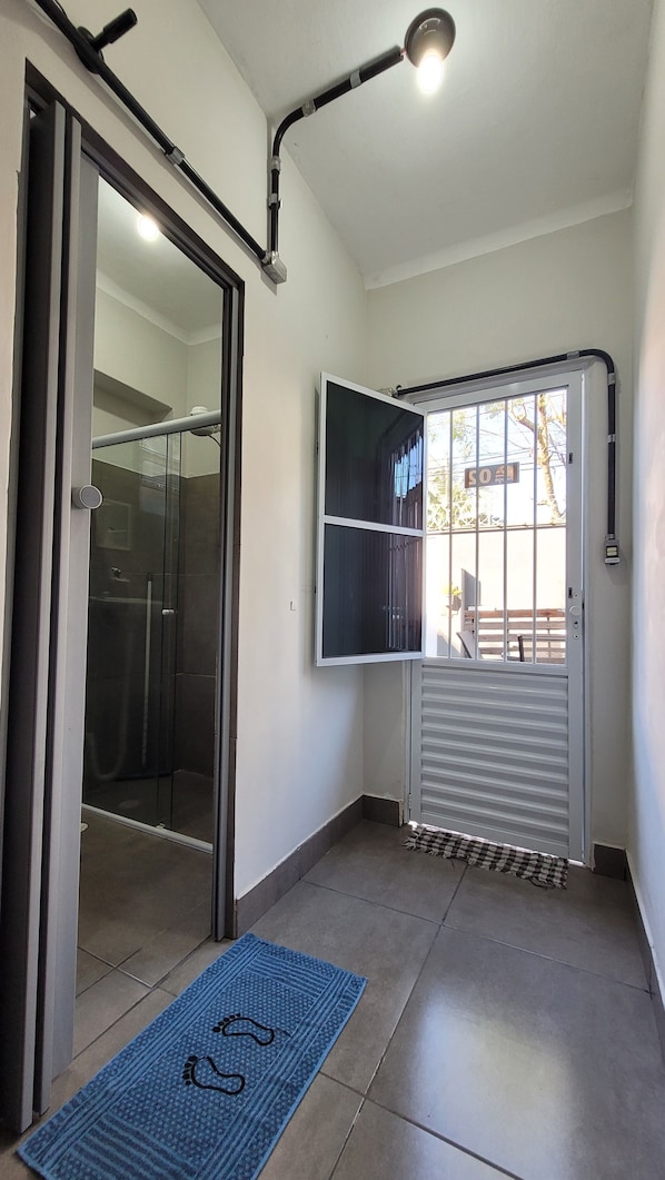 Habitación básica | Wifi gratis y ropa de cama