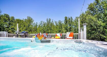 8 bedrooms Ranch, Pool, Giant Hot Tub, Fishing, Fire Pits and Hiking trails
