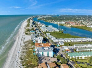 Beach nearby - Pipers Run 2 Beachfront 2 bedrooms (Indian Shores)