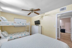 2 chambres, bureau, fer et planche à repasser, Wi-Fi gratuit