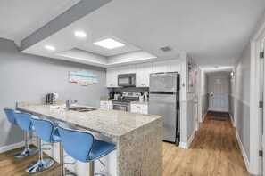 Fridge, microwave, oven, stovetop - Holiday Villas 2 #104 (Indian Shores)