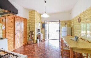 Frigorifero, piano cottura, macchina per tè/caffè