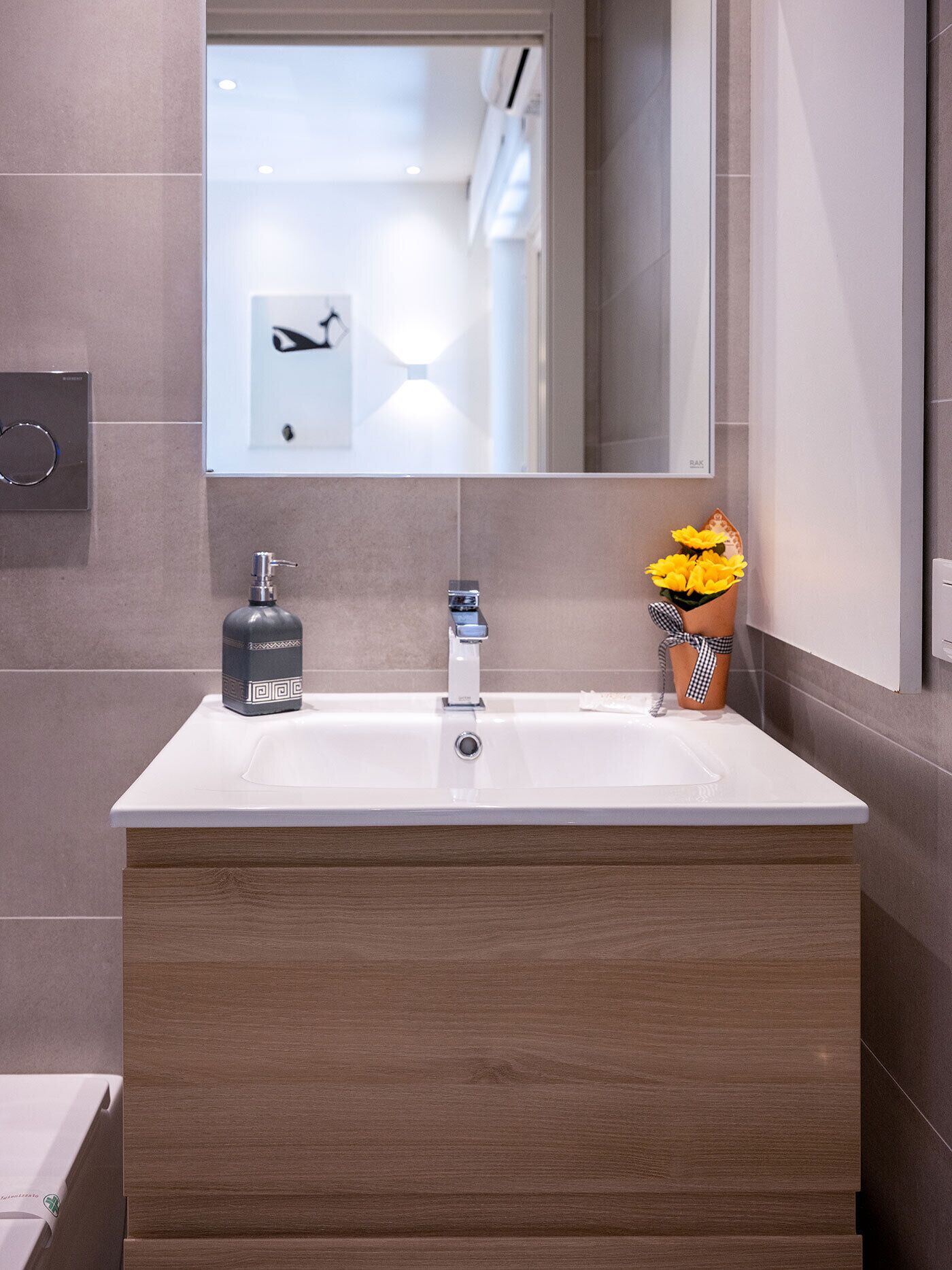 Quarto conforto | Banheiro | Chuveiro, secador de cabelo, bidê, toalhas de banho