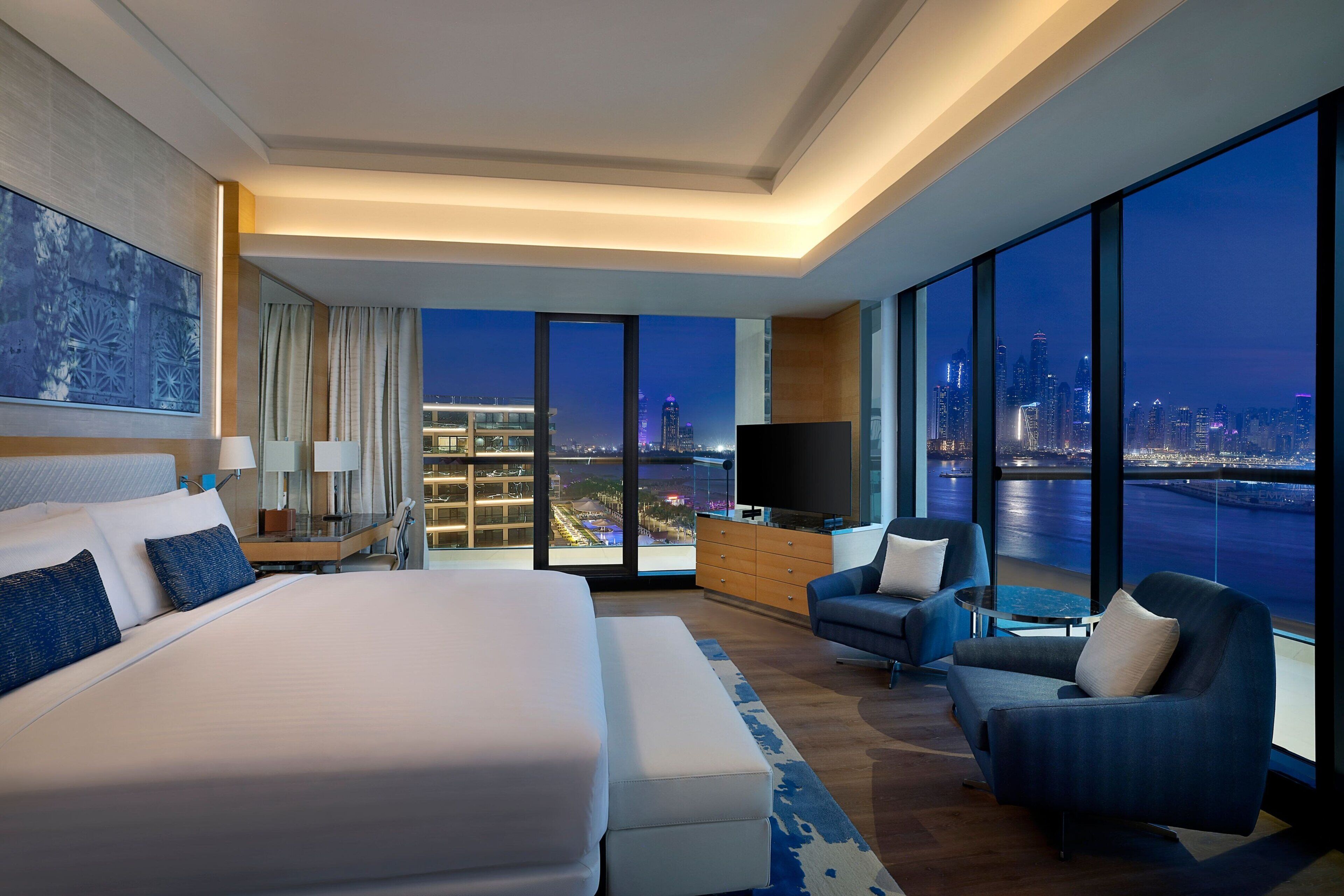 Premium bedding, minibar, in-room safe, desk