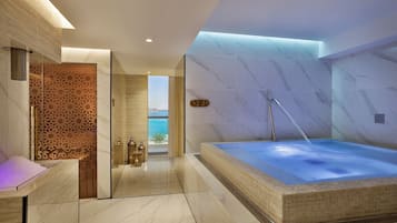 Espace de soins pour les couples, sauna, bain Ă remous, hammam, hammam