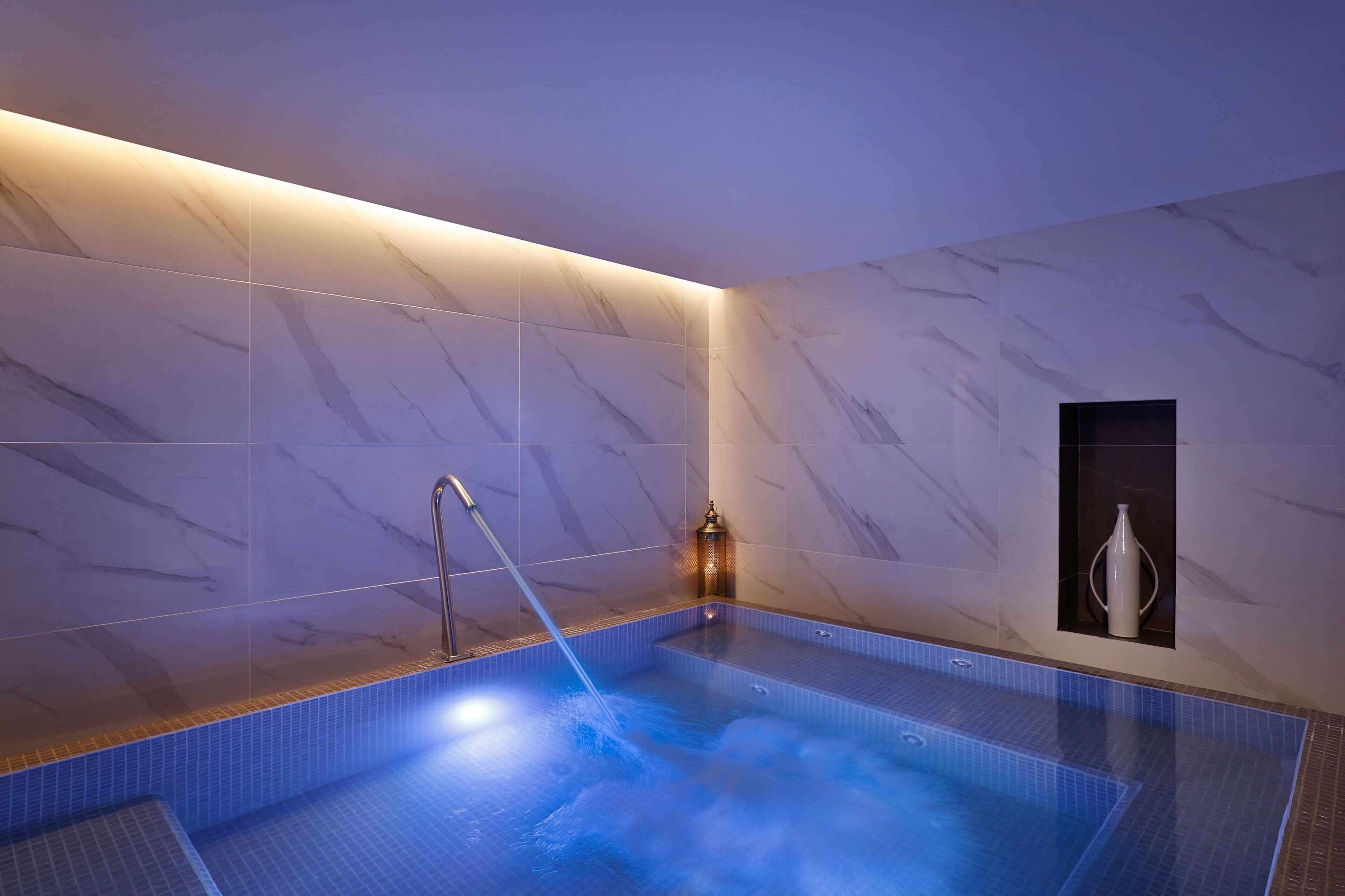 Couples treatment rooms, sauna, hot tub, steam room, Turkish bath