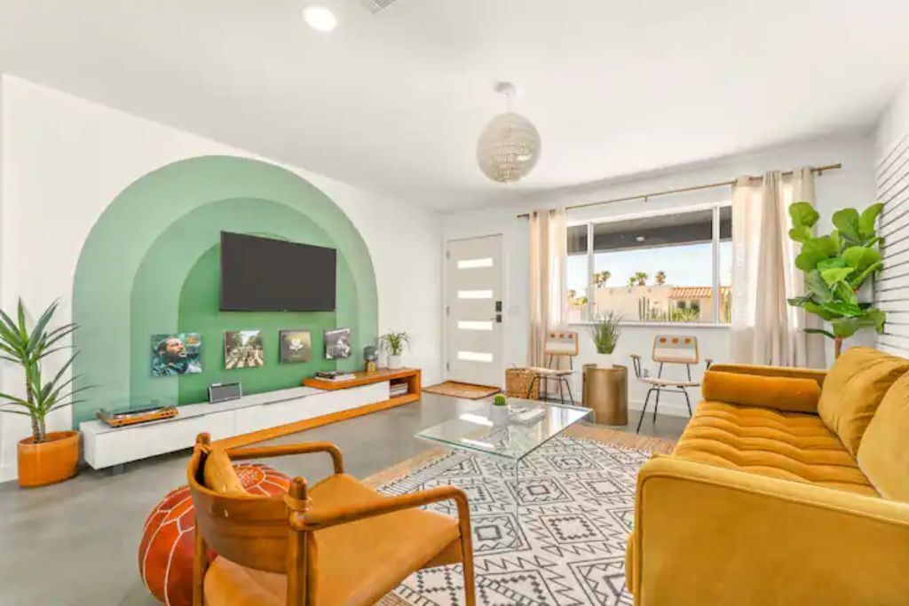 THE VINYL | Pool | Fire Pit | Hammocks | Smart TV | King Beds