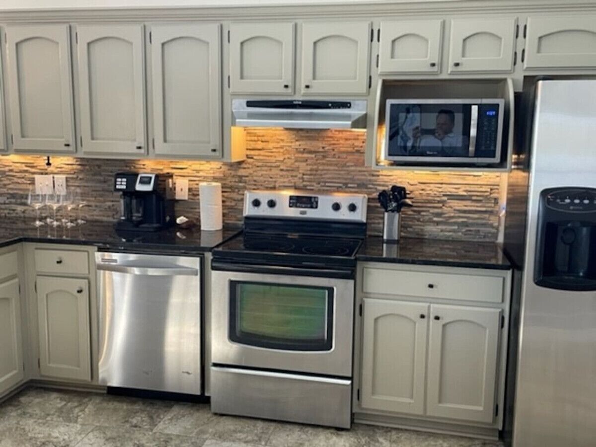 冰箱、微波炉、炉灶、洗碗机