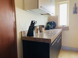 Refrigerador, microondas, horno y lavavajillas